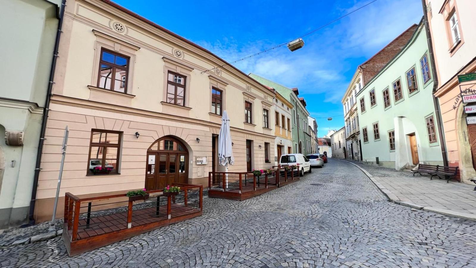 Penzion U Radnice , Byt 5 Znojmo Buitenkant foto